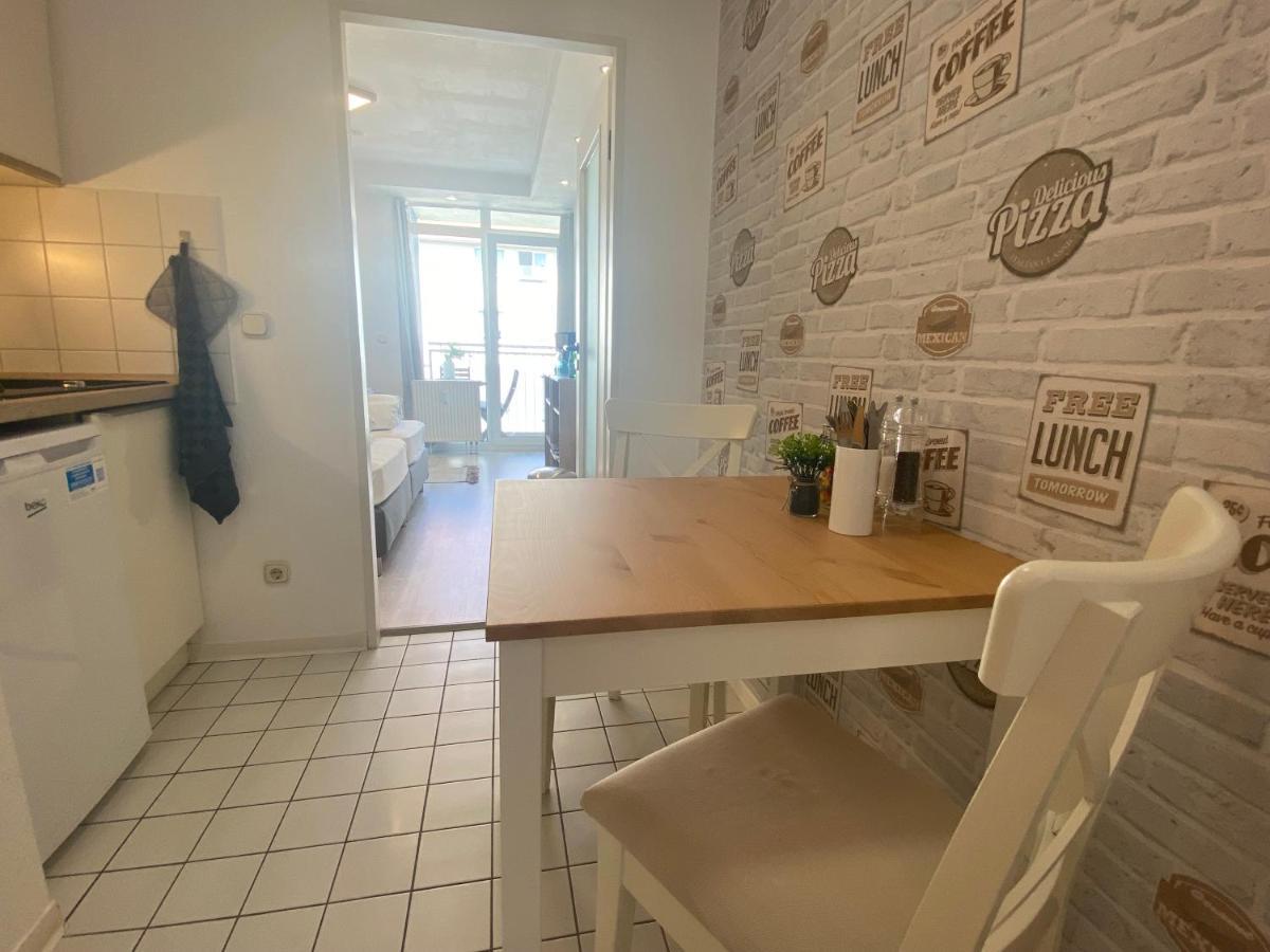Charming Apartment - Balcony - Wifi - Kitchen Магдебург Екстериор снимка